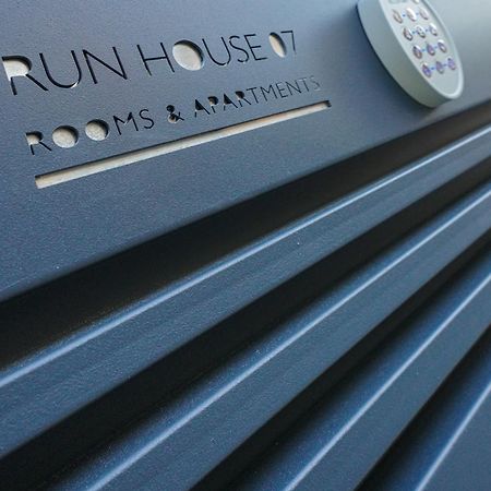 Run House 07 Rooms & Apartments Cassano delle Murge Exterior photo