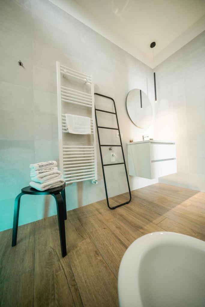 Run House 07 Rooms & Apartments Cassano delle Murge Exterior photo
